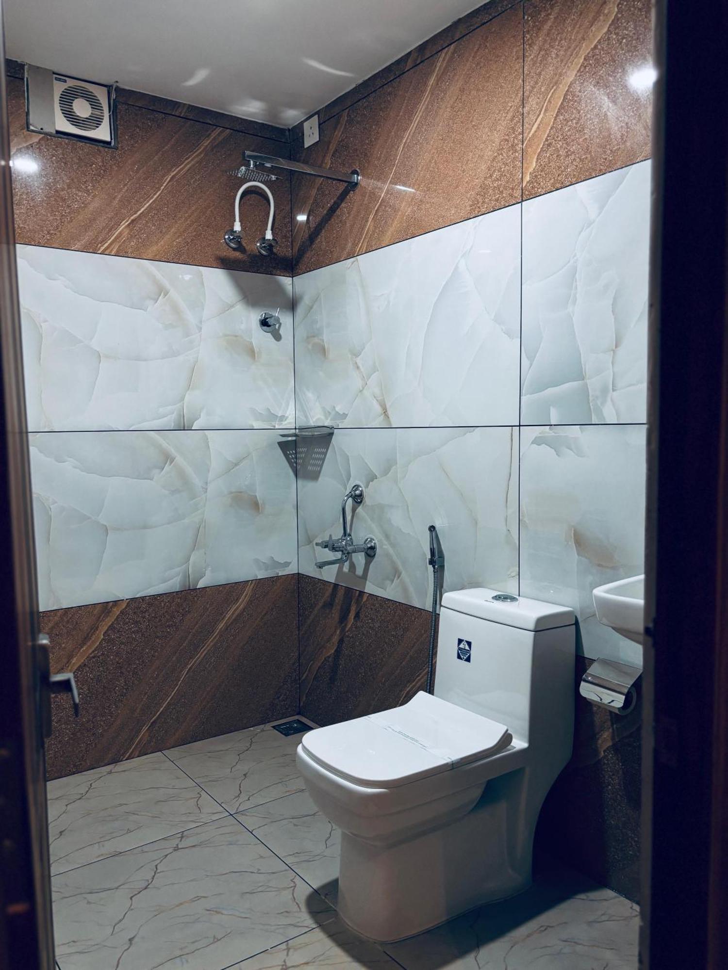 Igloo Stays Kakkanad Kochi Exterior photo